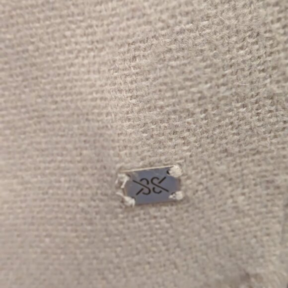 Soia & Kyo/FabFitFun Woven Scarfigan with Fringe, One Size, Gently Used - Picture 7 of 10